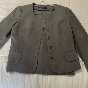 Nine West women’s jacket and skirt suit